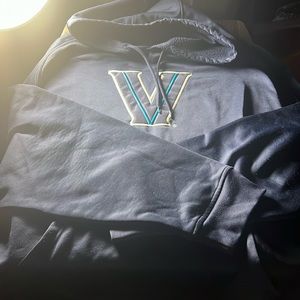 NCAA Men’s Villanova Hoodie Color Blue Size XL